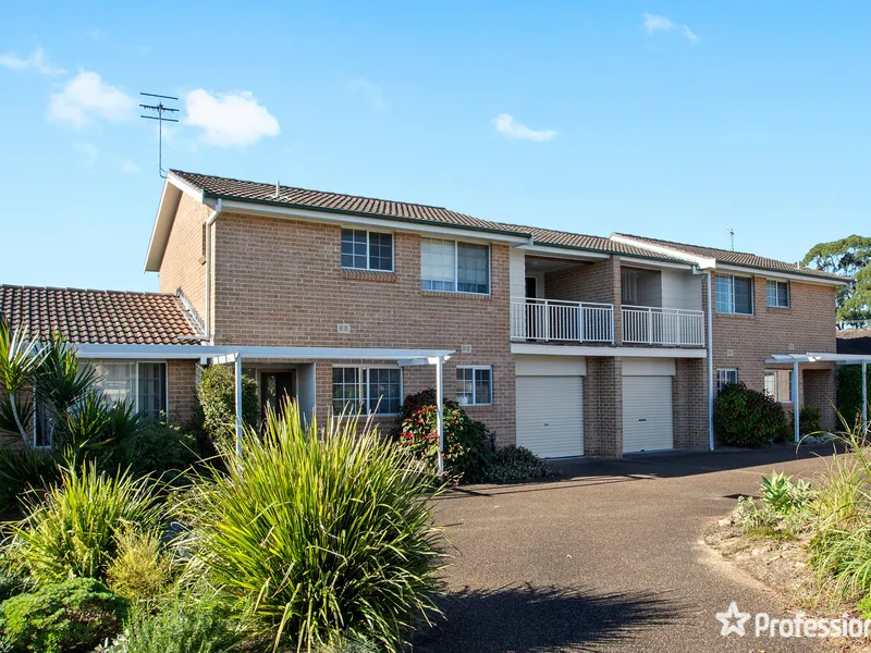 Superb investment or owner occupier townhouse in the heart of Booker Bay!