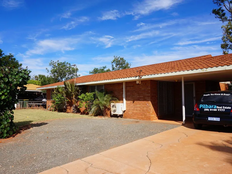 Neat and tidy 3 x 1 home!