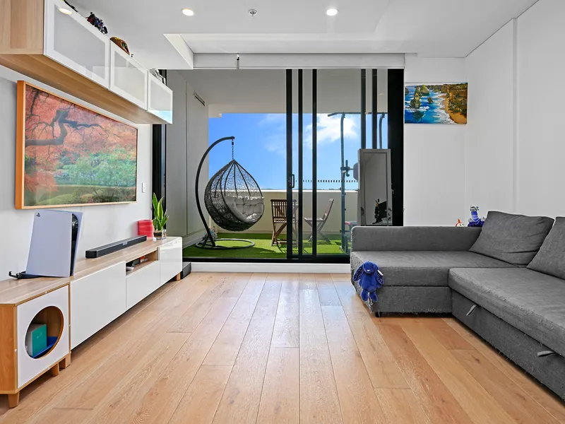 Fantastic 1 bedroom apartment with exceptional views