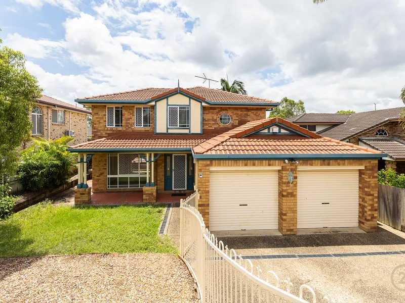 Your relaxed family haven awaits at Stretton school catchment!