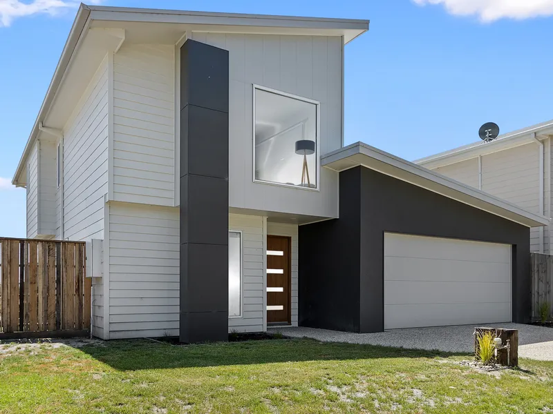 NEWLY BUILT BEAUTY ON BAYVIEW