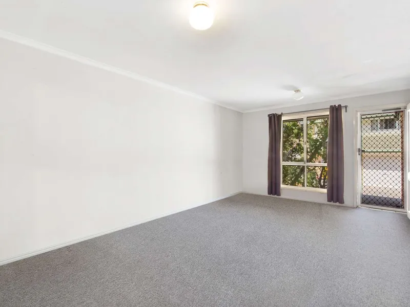Townhouse with private courtyard