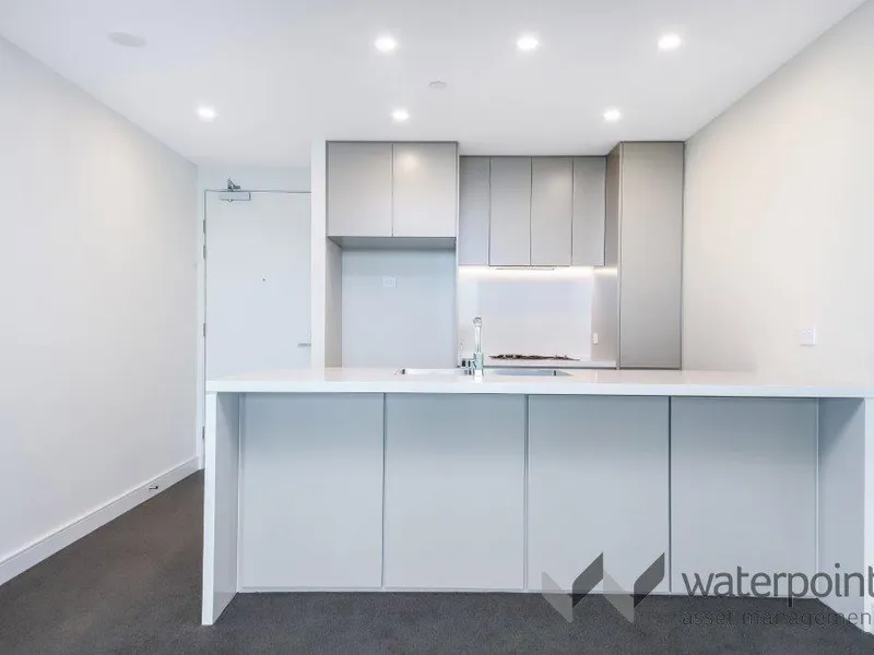 1 BEDROOM BOOMERANG TOWER