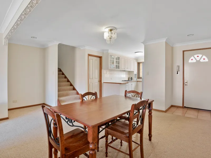 This 5 Bedroom 5 Bathroom Investment Unit Opposite University Yields 7.83% Gross Rent P.A.