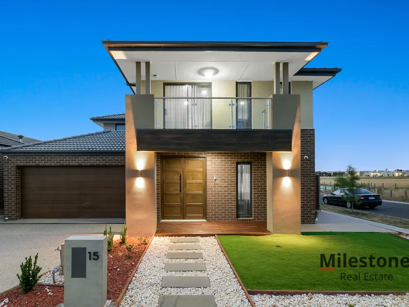 Luxury Carlisle Built Large Family Home in Clyde North !!