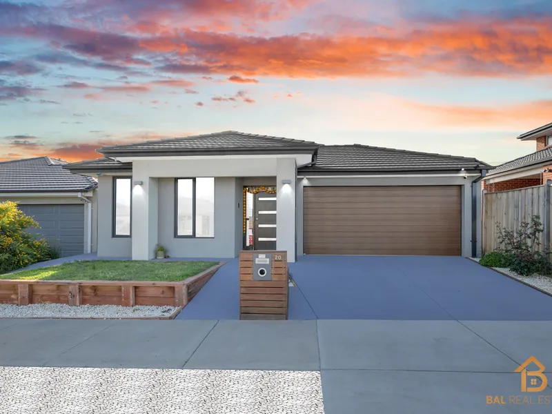 IDEAL FAMILY HOME WITH CONVENIENCE AT YOUR DOOR STEP!!!!