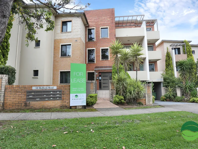 Beautiful 3 Bedroom Unit in Leafy Surroundings!