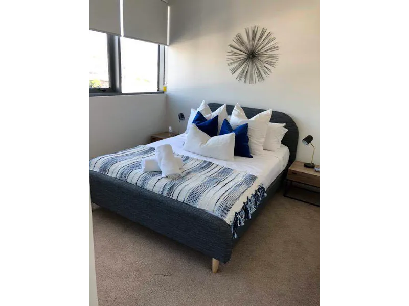 FULLY Furnished 2 bedroom & 2 bathroom apartment located in the heart of Fortitude Valley