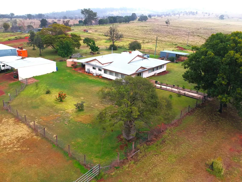 Large homestead on 864 acres of breeder country