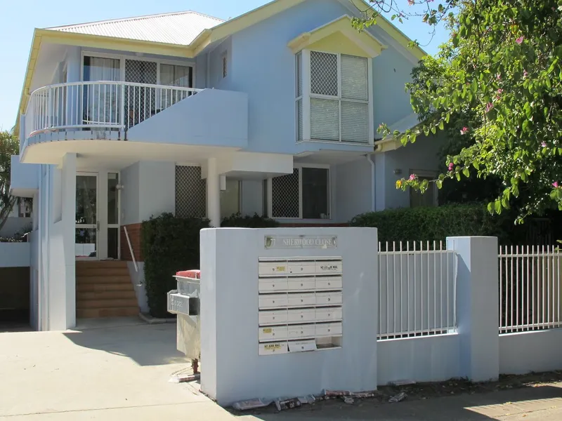 Great Location, Furnished Apartment with Air Conditioning!!!