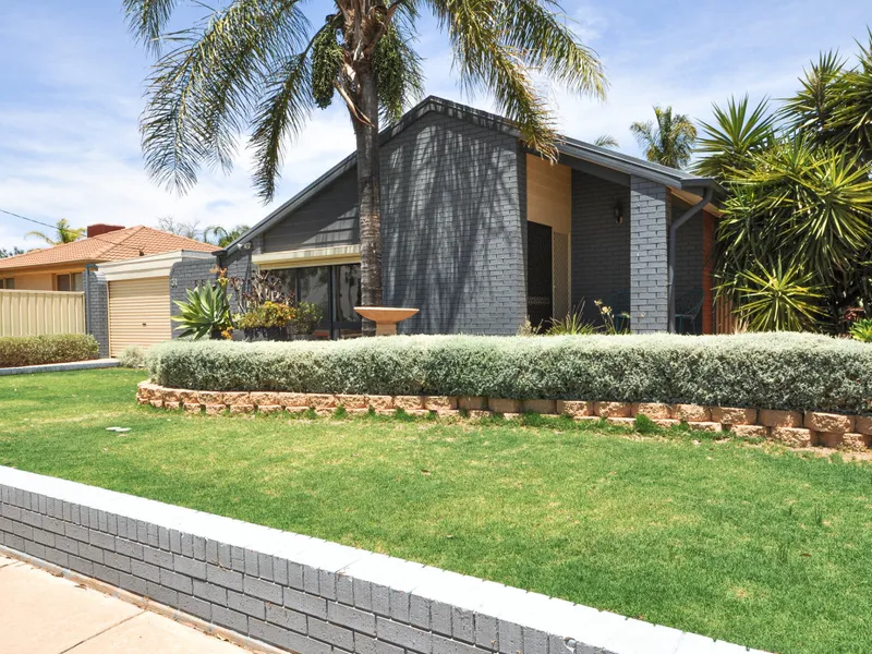 STYLISH RESIDENCE - HUGE PRICE REDUCTION