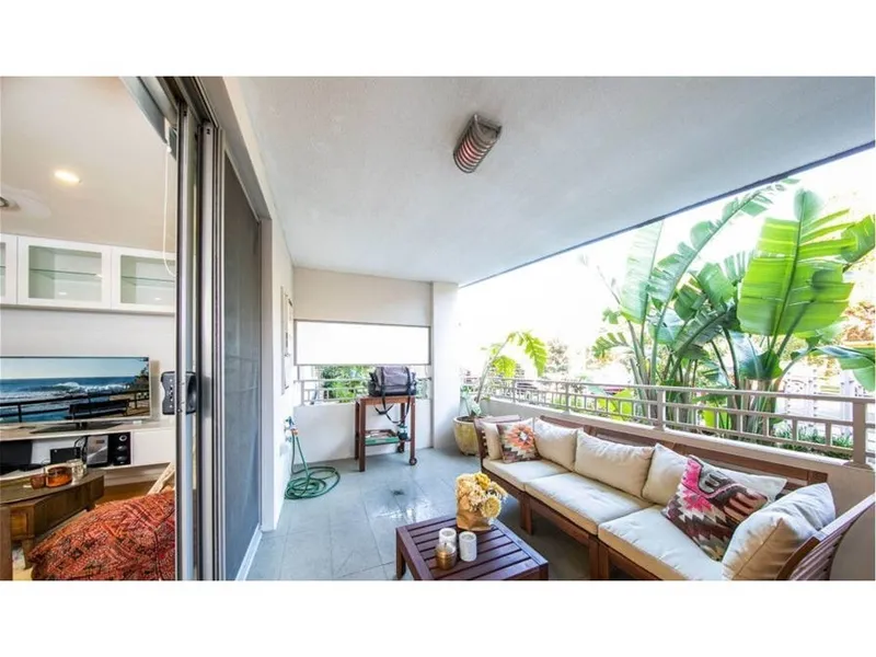 Modern Ground Floor, Close to Beach