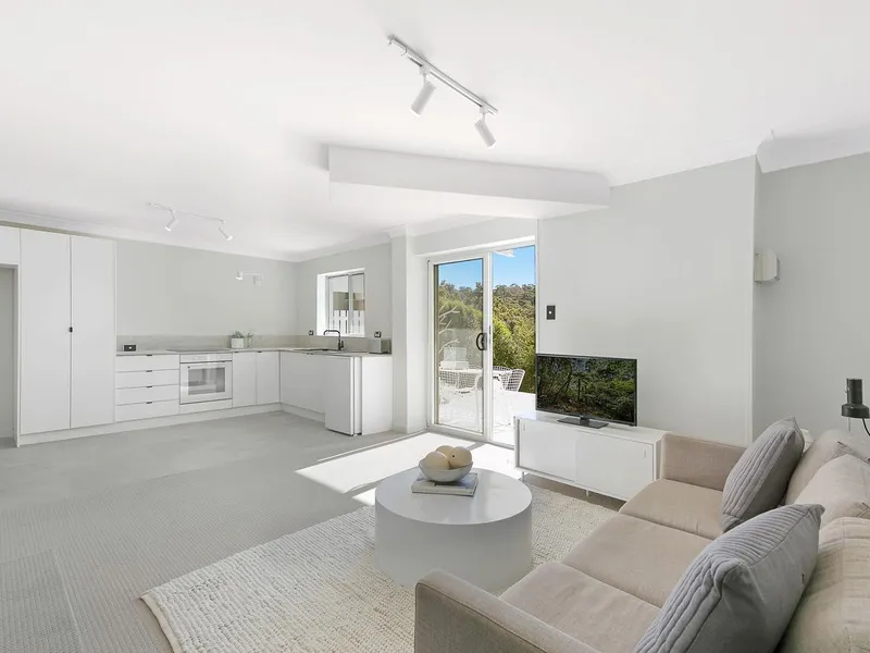 Bright North Facing 2 Bedroom Flat