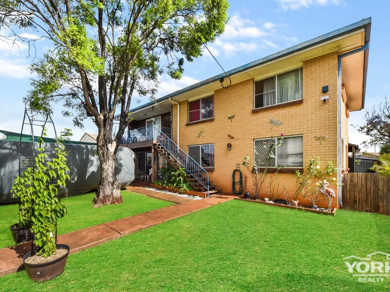 Huge Family Home With Shed