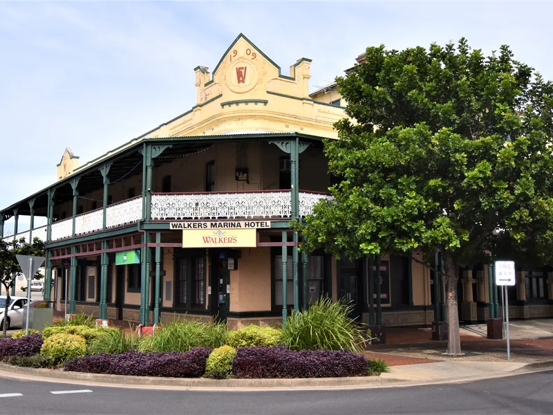 Walkers Hotel South Grafton - short term accommodation