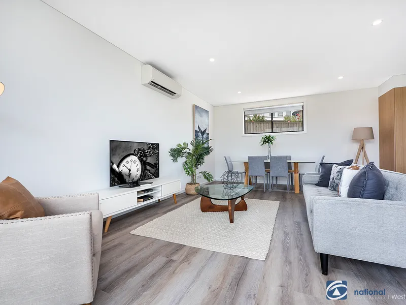 NEAR NEW Designer Apartment