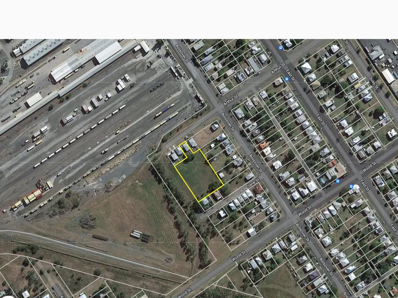 HOMELY HOME ON 1 ACRES CLOSE TO THE CITY MALL