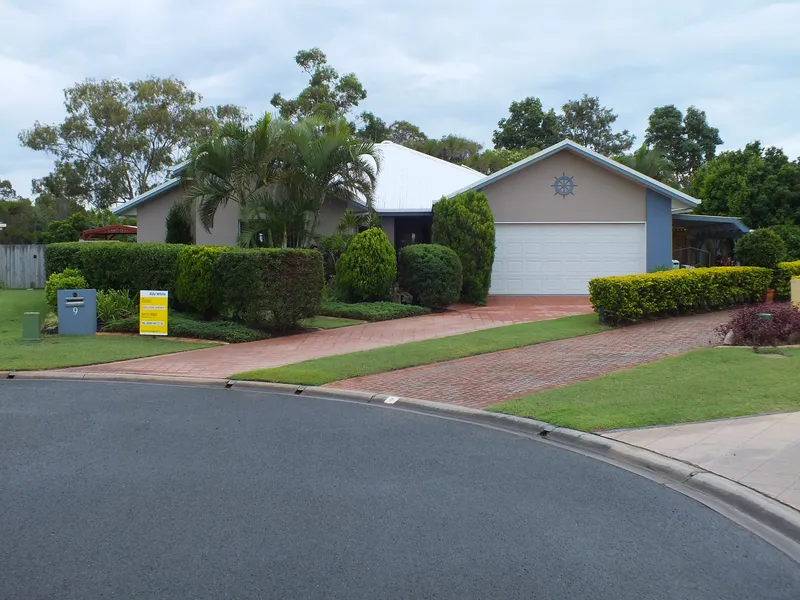 BEAUTIFUL HOME IN THE 'TRADEWINDS' - BANKSIA BEACH