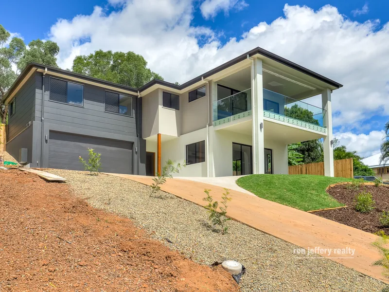 MODERN DESIGN & FINISH ... GREAT VIEW!