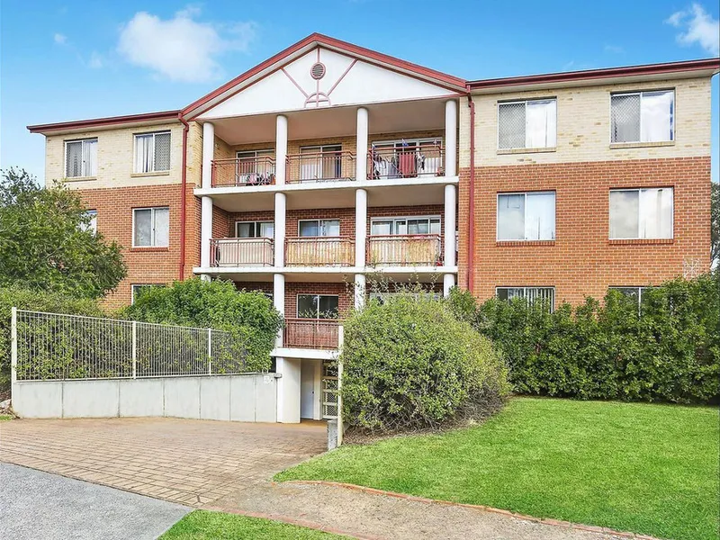 Spacious 2 Bedroom Unit!