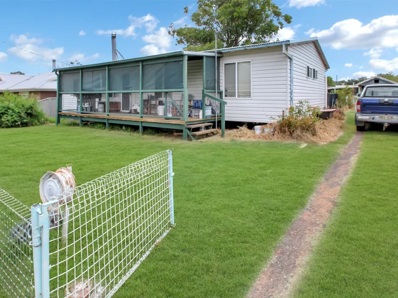 IDEAL INVESTMENT OR FIRST HOME