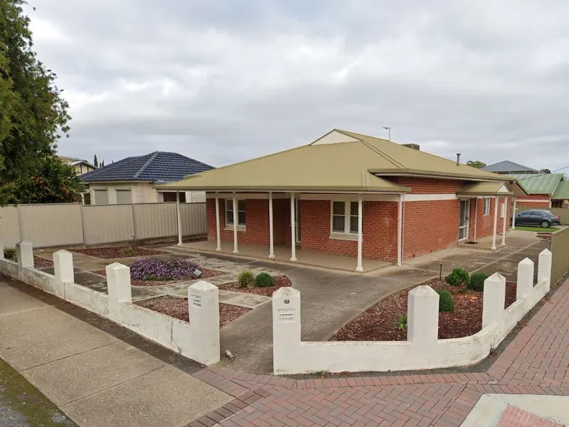 1 Bedroom unit fantastic location