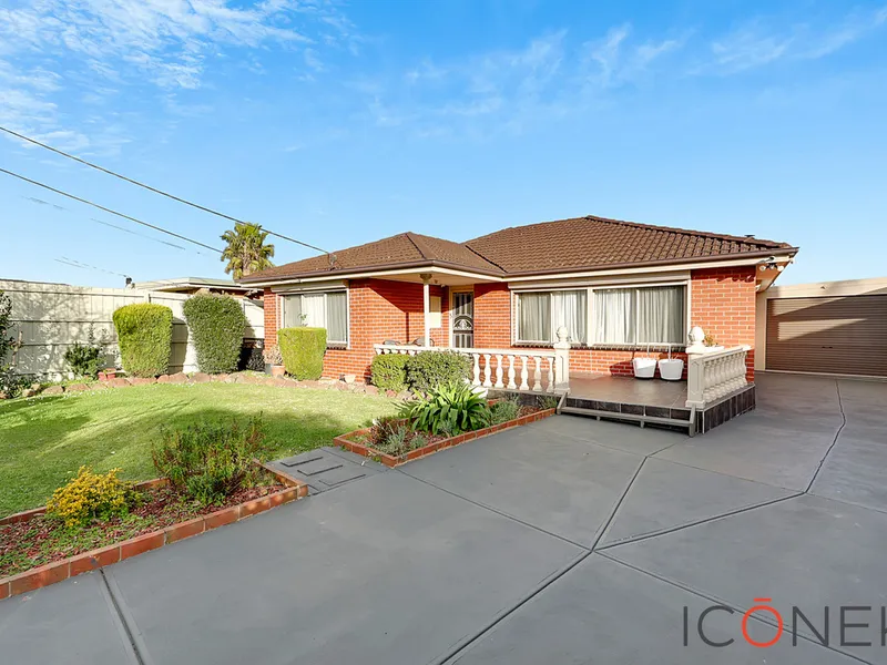 Gorgeous family home in a prime location!