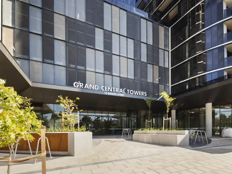 IMMACULATE CENTRALLY LOCATED 2 BEDROOM, 2 BATHROOM, 2 CAR PARK APARTMENT
