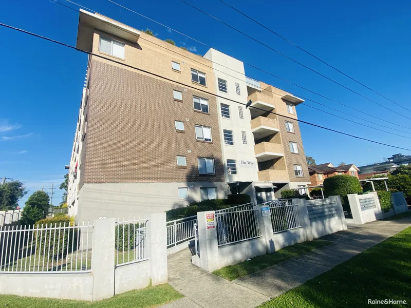 Fabulous Unit in A Prime location