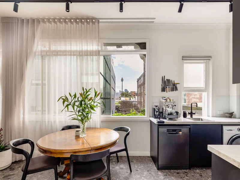 Sunlit Two-Bedroom Gem in Potts Point