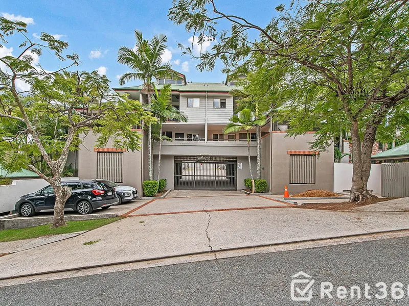 Huge Courtyard & Close to QUT Kelvin Grove Campus