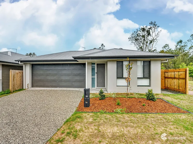 Lovely Sunny 4 Bedroom Home!