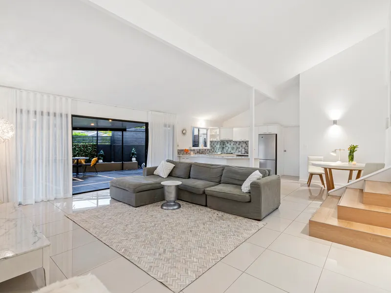 Charming Residence - Bursting With Character