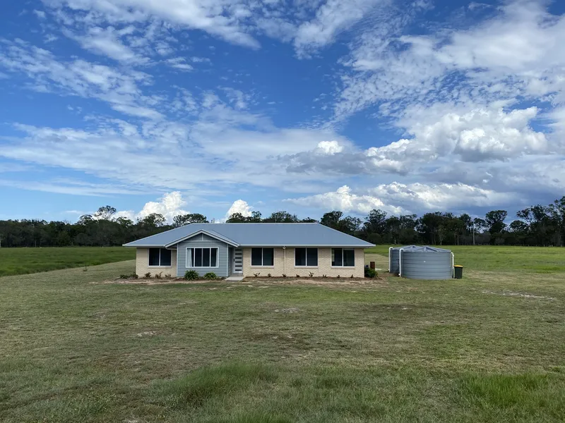 38 Acres With 5 Bedroom Home - Space And Serenity!