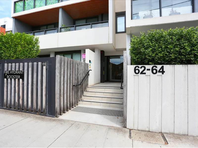 MODERN OASIS COMBINING LUXURY & LOCATION