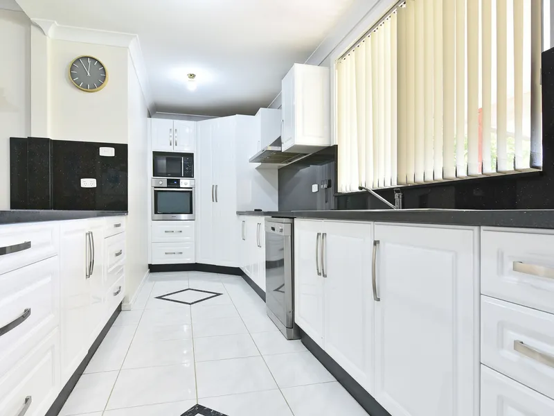 62 Appleton ave Weston