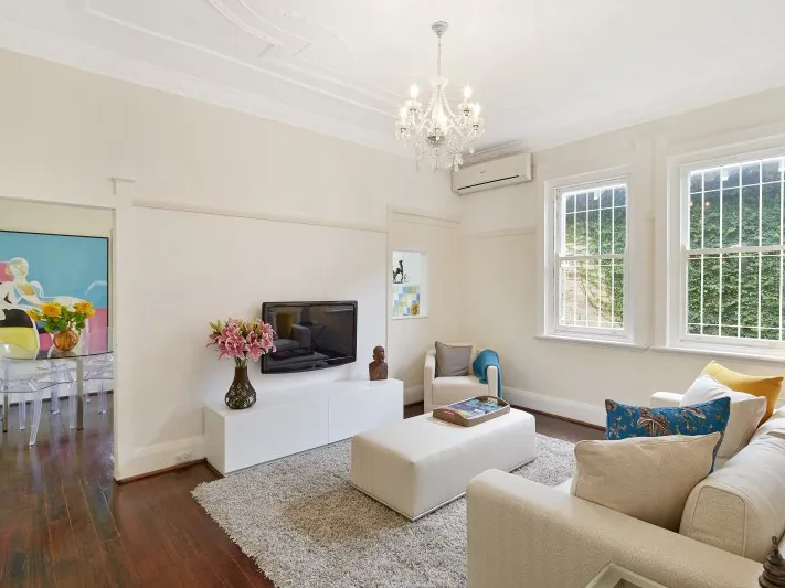 Character Semi Situated In A Quiet Street Between