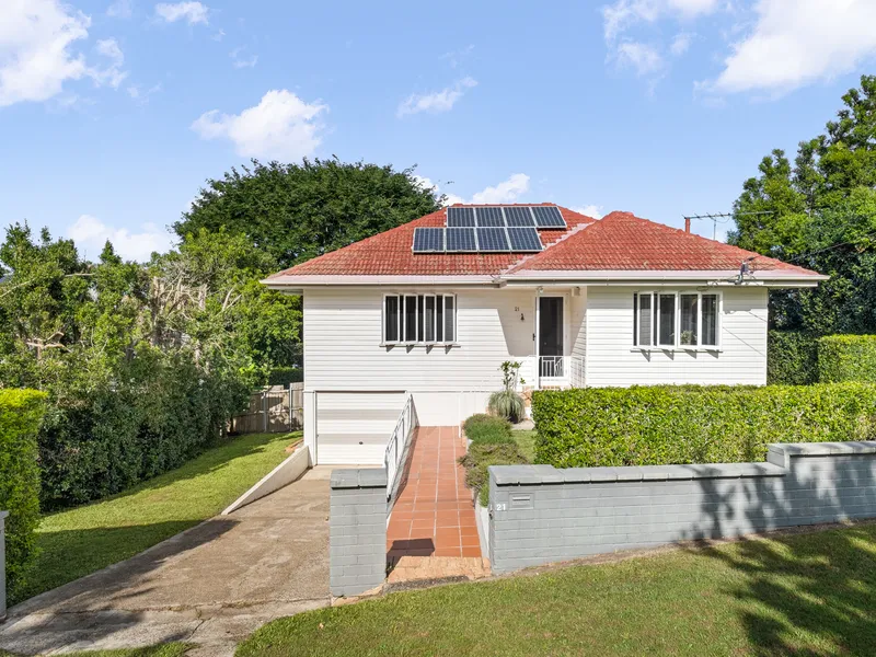 PERFECTLY RENOVATED - ENTRY LEVEL HOME IN PRIME MOOROOKA LOCATION