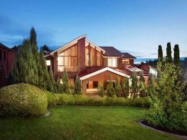 Resort-Style Stunning Luxury