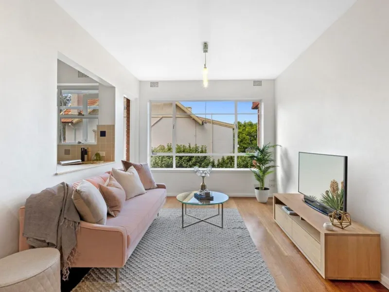 Ultra Convenient Location with Harbour Views