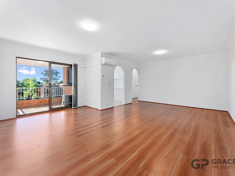 Spacious and Renovated Unit in Prime Hurstville Location