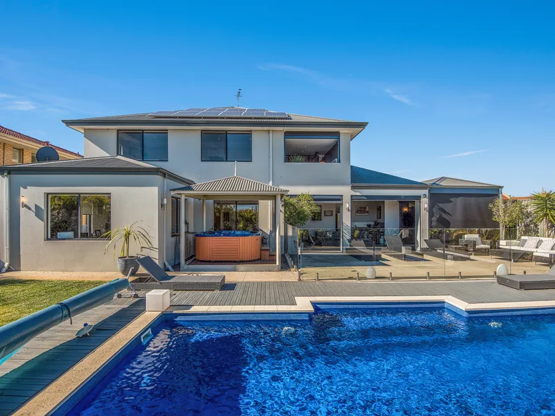 Spacious Indoor Living | Glorious Outdoor Living | PLUS Views Forever