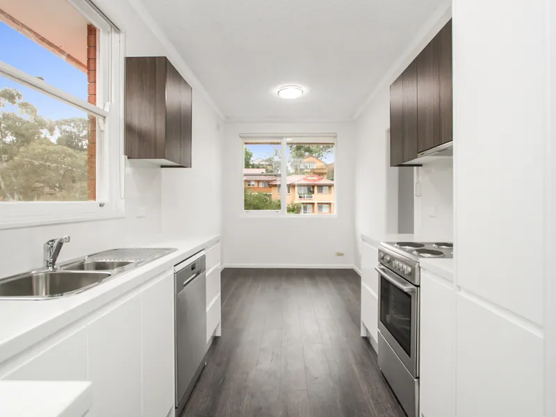 Top Floor Front Bright & Sunny Unit