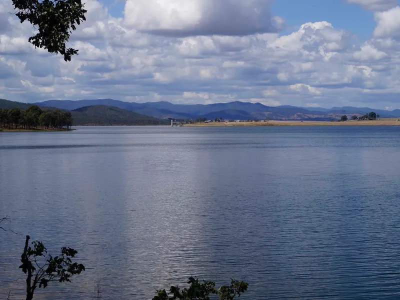 WIVENHOE DAM WATER FRONTAGE VACANT LAND - WATER VIEWS