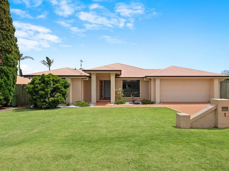 Beautiful Family Home in Ideal Middle Ridge Location