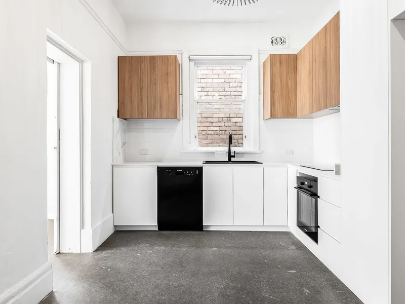 Renovated oversized two-bedroom flat in an extremely convenient location