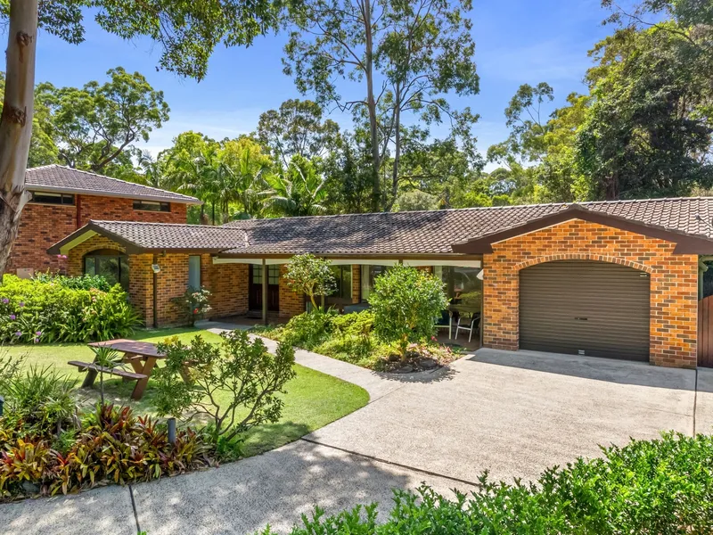 Stunning Four-Bedroom Haven in Pearl Beach