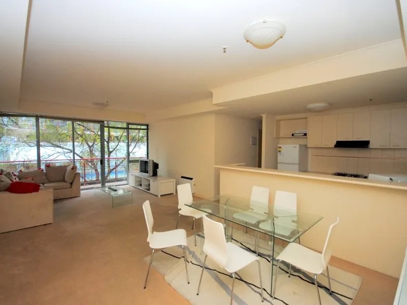 Southbank Tower: Furnished Two Bedroom Apartment in Great Central Location!