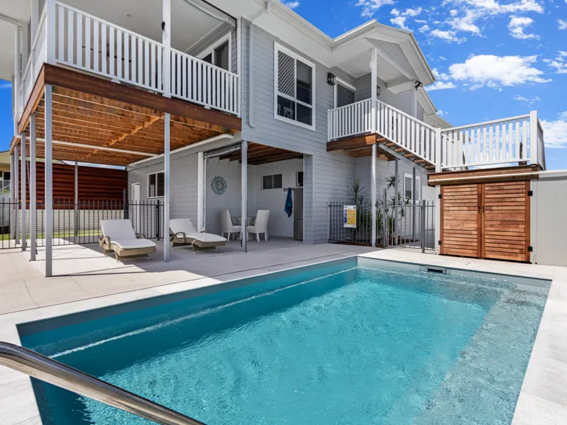 OPULENT ENTERTAINERS PARADISE