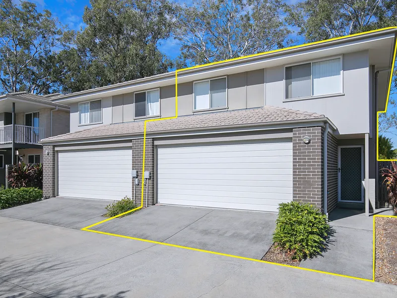 MODERN TOWNHOUSE - PERFECTLY LOCATED IN CENTRAL OXLEY